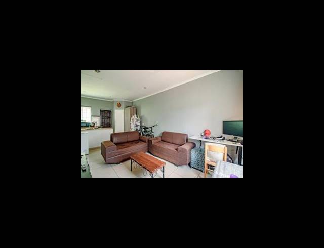 2 BEDROOM TOWNHOUSE FOR SALE IN MONTANA PARK
